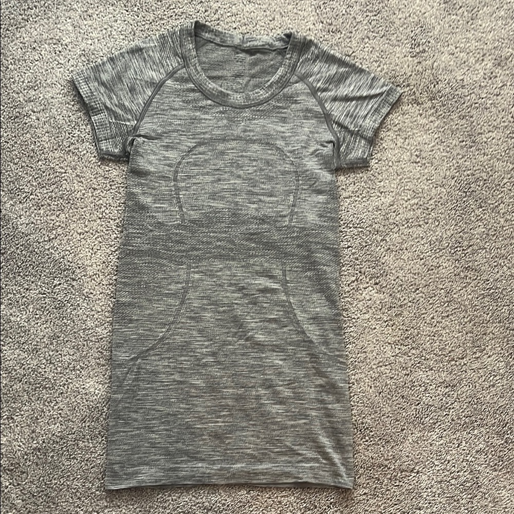 Lululemon Swiftly Tech fitted tshirt